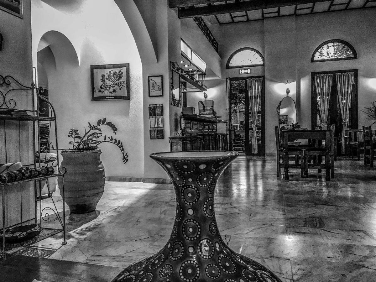 Ulysses Hotel เมโธนี ภายนอก รูปภาพ